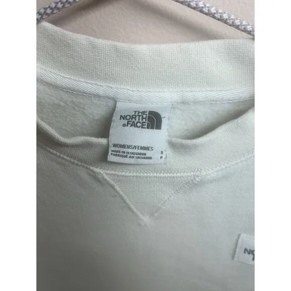 THE NORTH FACE Heritage Patch Crew Sweatshirt Small Eggshell Cream Athletic Fit - Picture 3 of 8